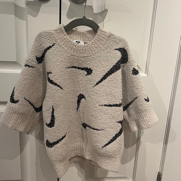 Nike short sleeve sweater - Picture 1 of 2